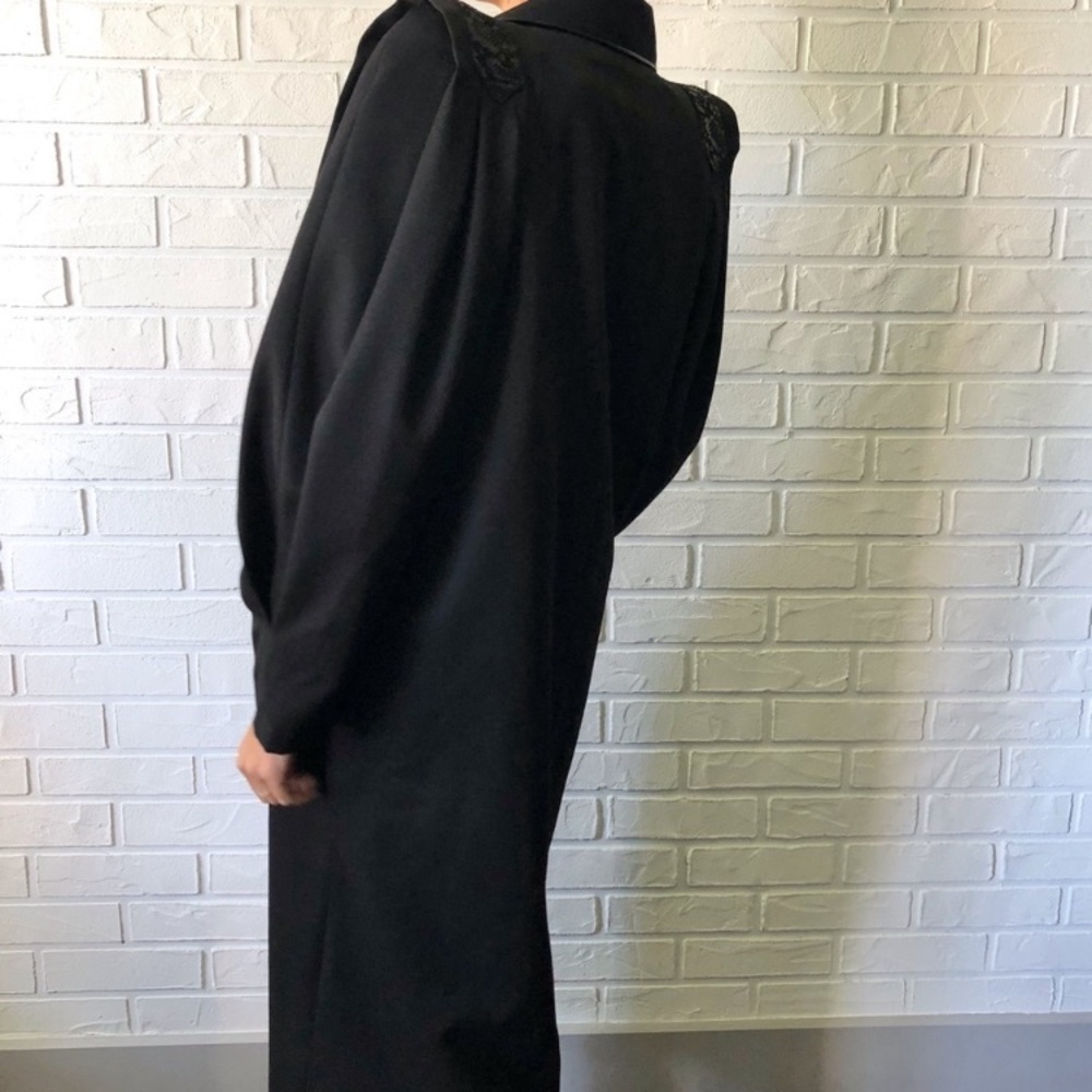 Absolutely gorgeous 80s Avant Garde Wool Coat - Picture 2 of 15